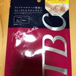 TBCさんのエステティックフェイシャルマスクを試させて頂きました✨マスクはモチモチプルプルしていて触り心地がとても良かったです!形状はとても大きく、切り込みもたくさんあって、鼻から眉にかけ&hellip;のInstagram画像