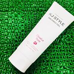 今回はKJSTYLE 美脚フレグランス🌹を試しましたー😃&hellip;美脚😃&hellip;😃&hellip;😃&mdash;&mdash;&mdash;ま、現実は置いといて笑ジェルタイプなので塗りやすいし、ベトベトしないからお風呂上がりに塗るとスベスベ〜&hellip;のInstagram画像