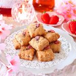 ..こんにちは⑅︎◡̈︎*京都は朝からしとしと雨なので今日はお家デーです☔︎..息子がながーいお昼寝をしている間に👶🏻３時のおやつに #桜のスコーン を焼きました🌸.&hellip;のInstagram画像