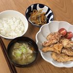 .4月12日#夕飯夕飯記録🍴夫ダイエット中です🐖.胸肉おかか焼き豚汁、きんぴらごぼう.鰹節がダイエットに良い、と最近知って、初めておかか焼きを作ってみました。.ここ&hellip;のInstagram画像