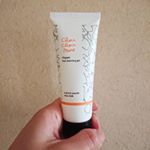 シュシュモアホットクレンジングジェルをお試しさせていただきました😌💓 手にとりお肌に触れクルクルしていると温感ジェルがお肌の上でとろけて、じんわりと温まり、とっても気持ちがいいです👌毛穴が開き、汚&hellip;のInstagram画像