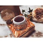 ..見た目の豪華さだけに惚れてゲットした美容液💄笑どーせ見た目だけで大したことないだろって思ってたら超良くて私の肌にはぴったりだったらしくすっと肌に溶け込んでくれて中身&hellip;のInstagram画像