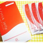 サンソリットUVスティックゼリー シトラス味1箱30本入（1本10g）7344円（税込み）#紫外線 が気になる#季節 がやってきましたね。高い#紫外線対策 として塗る日焼け止めと併用したい&hellip;のInstagram画像