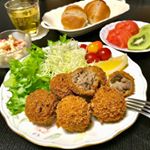 .明治創業、神戸牛専門店「神戸元町 辰屋」さんの「神戸牛ミンチカツ」をいただきました！.昭和初期、神戸の精肉店にて誕生したとも言われるメンチカツ。この辰屋さんのミンチカツは一般的な&hellip;のInstagram画像