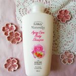 レイヴィーのボディシャンプーを使ってみました。色々あるラインナップの中で使ったのはローズヒップ。肌のたるみや乾燥が気になる人向けの商品です。ローズヒップはビタミンCたっぷりで、美肌やエイジ&hellip;のInstagram画像