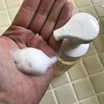 ボディソープお試しさせていただきました★泡がふわふわで子どもの肌に優しくて使いやすかったです。まだ4ヶ月の息子は自分で座れないし立てないので抱っこしながらも片手で泡が出しやすくよかったです&hellip;のInstagram画像