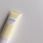 🌼𝕥𝕤𝕦𝕜𝕚𝕓𝕒𝕖 𝕙𝕒𝕟𝕕 𝕔𝕣𝕖𝕒𝕞意外と忘れがちな手のUVケア。これは手の保湿だけでなくSPF18でUVケアも同時にできる優れもの。天然柚子の香りも良きです◎#t&hellip;のInstagram画像