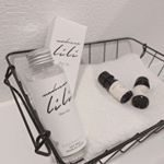 ︎︎︎︎☺︎ マドンナリリヘアオイルのレビュー..今回は企業様よりマドンナリリ ヘアオイルを頂いたのでレビュー致します😊.業界初のオイルケラチンを配合したプロの美容師が創ったボタニ&hellip;のInstagram画像