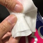 TBCのフェイシャルマスク。.おわかり頂けるだろうか&hellip;&hellip;.この、濃密・濃厚な美容液！.分かりにくいかも知れません、かなりたっぷりの量が染み込んでいます。.マスクをしてい&hellip;のInstagram画像