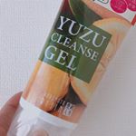 乳酸菌成分や日本酒由来成分などが配合されているジェルが しっかりメイクと馴染んでくれ その後少量のぬるま湯で泡立て優しくマッサージするように洗うのですが これだけでクレンジング 洗顔 角質ケア 毛穴ケ&hellip;のInstagram画像