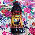 アロニア、初めて口にしました😄ポリフェノールとアントシアニンがブルーベリーの5倍だそうです！抗酸化力が強いというのは有難い🌟ヨーグルトにかけるのがおすすめ、とのことなんですが、牛乳に入&hellip;のInstagram画像