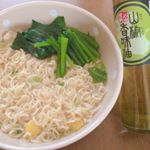 #山椒香味油 #山椒 #ちょい足し #築野食品工業株式会社 #築野食品 #TSUNO #国産こめ油 買い物行く前にお試しちょいかけまず開封時から山椒の香りが凄い❗️インスタント麺の味もまたいい&hellip;のInstagram画像