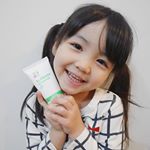 今年の日焼け止め✨ALO BABY💕.去年はオーガニックだけど、大人用を使ってしまっていたので今年は赤ちゃんでも安心なものを探していました✨.アロベビーＵＶモイストミルクは新生児か&hellip;のInstagram画像