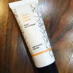 シュシュモアホットクレンジングのミニサイズをお試しさせて頂きました⭐︎ マツエクOKのホットクレンジングジェルを探していて見つけたんですが、まず香りがすっごく良くて癒されますー💕ほんのり温かく&hellip;のInstagram画像