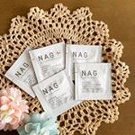 【ナグプラス オールインワンエッセンス 】洗顔後に手のひら全体で温めながら優しくマッサージ🧖&zwj;♀️ 病院も乾燥してるので目元を重点的にして化粧もカピカピにならず良かったです。&hellip;のInstagram画像