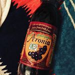 最近お気に入りのアロニア！渋い味のイメージだったけど、このアロニアジュースは渋くない！後味は一瞬渋いけど甘い！濃いブドウジュースってかんじ。毎日食べてるヨーグルトにかけたらいつもと違って美味し&hellip;のInstagram画像