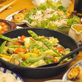 大皿代わりにテーブルにどーん！