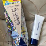 薬用 美白美容液ファンデーションを使ってみました。洗顔後、これだけでＯＫ!軽いつけ心地で、しっかりお肌をカバーしてくれます。spf50+でＵＶケアもバッチリ！べたつきもなく、自然に&hellip;のInstagram画像
