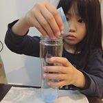 カワダトイズ☆キッズサイエンスシリーズのシェイクシェイクスライムに挑戦✨.家でスライムを作るのは初めて！材料も少なく、入れてシェイクするだけ💡とっても簡単でした☺️フリフリして&hellip;のInstagram画像