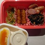 ランチボックスいただいた♡１段なのだけど、ロフトみたいな笑中二階みたいな笑めっちゃ便利です&hearts;#セパレートランチボックス #小森樹脂 #ドーム型弁当箱&nbsp;#monipla &hellip;のInstagram画像