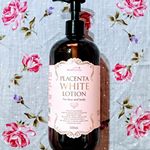 .こちらはブラン製薬さんの『薬用 プラセンタホワイトローション』です🍀.これ１本で全身に使用できるのですが、たっぷり500ml入りなので、惜しみなく使えてストレスフリーです😁.そも&hellip;のInstagram画像
