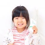 .#PR コメント閉じてます☺️.日差しが強くなってきたので日焼け止め解禁☀先日もpostに載せた、アロベビーUVモイストミルク。塗りやすいし、塗った後のパサパサ感も無いしとてもい&hellip;のInstagram画像