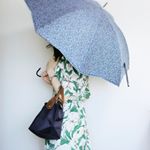 今日暑いね😅でも屋内より屋外の方が風があるから気持ちマシ？.久しぶりに私服載せてみました！今年は緑が気になってちまちま買い足してます🌱.日傘はホワイビューティー株式会社の〝照り&hellip;のInstagram画像