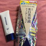 はダイレクトホワイトdeW 美白ファンデーション♡✴︎✴︎・洗顔後の肌に直接塗るだけ 1本でベースメイクまで完了するBBリキッド！・【美白有効成分：トラネキサム酸】とＵＶケアでメイク中&hellip;のInstagram画像