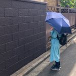 朝さんぽ🌱日傘で紫外線対策も☀️最近外出時手放せないのが、ホワイトビューティーの日傘✨UVカット遮光率なんと99％以上！かなりのカット率で軽く 綺麗なシルエット🧡しかも、晴雨兼用な&hellip;のInstagram画像