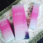 #コスメ  #コスメ好きさんと繋がりたい#日焼け  気になるこの時期薬用フラビア  三点セットで使っています天然美容成分 #フラバンジェノール #うるおい  6時間以上は持続するの&hellip;のInstagram画像