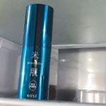 お風呂上がりにキンキンに冷えた米肌美容液いかがっすかー？？🍧🍉冷蔵庫で冷えてます🥺👐❤️.お風呂上がりに冷やした米肌を使うとあら不思議。体温で溶けて肌にじわっと馴染むの♨︎😌.&hellip;のInstagram画像