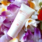 最近、KJ美脚ジェルの『フレグランスライン』の『SAKURA NOTE』が気に入っています。.ほんのり甘い桜の香りの美脚ジェルです。ここ数日暑い日が続いていますが、気持ちよく毎日使える香りのジェル&hellip;のInstagram画像