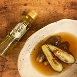 ドタバタしすぎて、ちゃんと料理も出来なかったのですが、久々に新居で料理をしました😂こちらも頂きもので山椒香味油を揚げナスにたらりん♡ほのかに山椒が香っていつも揚げナスにアクセントがつき&hellip;のInstagram画像