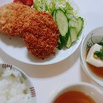 5/31の晩ごはん＊＊＊ ＊＊ビーフコロッケ＊冷奴(にらタレ)＊玉ねぎスープ＊ ＊モニターに当たった牛肉コロッケをメインに😊久しぶりに美味しいコロッケを食べた感じ✨じゃがい&hellip;のInstagram画像
