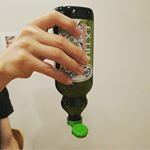 これは何の写真かというと、・押すと出る「スクイーズタイプ」オリーブオイルです。瓶が多いから、珍しい！プラスチックボトルです。・モニターで当選したので使ってみたのですが、①逆&hellip;のInstagram画像