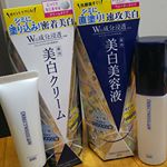 @pdc_jp･ダイレクトホワイトdeWの美白美容液と美白クリーム。･使用して1週間。とても使い心地が良い💓･美白美容液は洗顔後すぐの肌に使う先行型美容液。お水&hellip;のInstagram画像