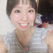 「自宅にて」【顔出し・手書きレビューOKな方！】ボディクリーム モデルさん募集！の投稿画像