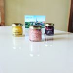 生はちみつ❌8種類フレーバーその中で選んだもの定番の天然生はちみつグランベリーワイルドベリーです。ベリー系が好きで定番も外せないという気持ちで選びました。ワイルドベリーは、爽や&hellip;のInstagram画像