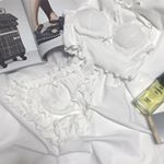 🥀...肌触りが良い〜〜〜そしてリブやから伸びも良いノンワイヤーノンフックでございます❤︎s・mサイズ❤︎.....#lingerie#unde&hellip;のInstagram画像