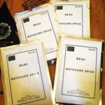 おしゃれな入浴剤♡バスキュアスパイス♡パッケージからは想像できない、別府の明礬温泉の湯の花エキスが入ってるってゆう本格的なやつでびっくり。バンブーの香りって書いてるけど竹なのかな？お湯に入れた&hellip;のInstagram画像