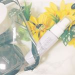 ＊＊#ヴィヴィ色持ちミスト &middot;&middot;私の大好きなダズルシャドウはラメが細かい分、時間が経つとどうしてもラメ落ちは多少してしまうけど&hellip;&middot;これを使い出してビックリするくらいラメ落ちがな&hellip;のInstagram画像