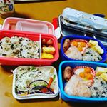 今日は寝坊して旦那の弁当を作りそびれたので子ども達の大好きな物ばかり❤#セパレートランチボックス#小森樹脂#ドーム型弁当箱#monipla#komorijushi_fanのInstagram画像