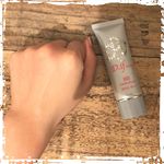 宝石パウダーとたっぷりの美容成分を配合したWの贅沢BBクリームをお試しさせて頂きました💖.ただいまファンデジプシー真っ最中の私にピッタリ😆✌️.このBBは肌を傷めることなくシミやシワに&hellip;のInstagram画像