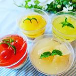 メリーチョコレートの国産果実の果樹園倶楽部を使って、アレンジレシピ考えてみました(*&lsquo;&omega;&lsquo; *) 『フルーツゼリーとレアチーズのカップデザート』 〈 用意するもの〉※4カップ分・国産果実の果樹園倶&hellip;のInstagram画像