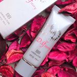 【本物の宝石💎が配合⁈】.D.if story様よりBBシャイニークリームをお試しさせていただきました😊.天然ダイヤモンドパウダー、天然パールパウダー配合のなんとも贅沢なBBクリーム。&hellip;のInstagram画像