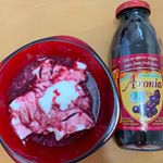 ❁&uml;̮有機アロニア100%果汁最近始めました！アロニアはポリフェノールやアントシアニンを多く含み、細胞や組織の老化を防ぐ効果があり注目されているんですこれは砂糖、食品添加物、防腐剤すべて使&hellip;のInstagram画像