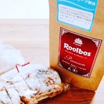 前は生葉の方だったので今度はプレミアム！手作りパンと一緒にティータイムです\(*&acute;▽`*)/ #タイガールイボスティー #ルイボスティー #プレミアムルイボスティー #ママ活 #オーガニック #ノンカ&hellip;のInstagram画像