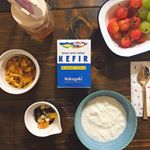 ____Healthy Monday breakfast.朝食は毎朝ヨーグルトとフルーツなのですが、#nakagaki_fan さまの #ホームメイドケフィアを作ってみました。牛乳&hellip;のInstagram画像