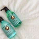 @hulacosme_official 新作🐚﻿﻿﻿合成着色料・鉱物性オイルフリーで髪に優しくて﻿ふわふわな泡立ちと、ノンシリコンなのに洗い上がりしっとりでいい香り。﻿﻿#ふわ&hellip;のInstagram画像