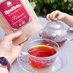 親子でおうちTeaTime☕️ .美しい赤色が特徴のルイボスティー😍オーガニック認証を受け、モンドセレクション金賞を受賞した、TIGERルイボスティーです❤️ .すっきりしたクセの&hellip;のInstagram画像